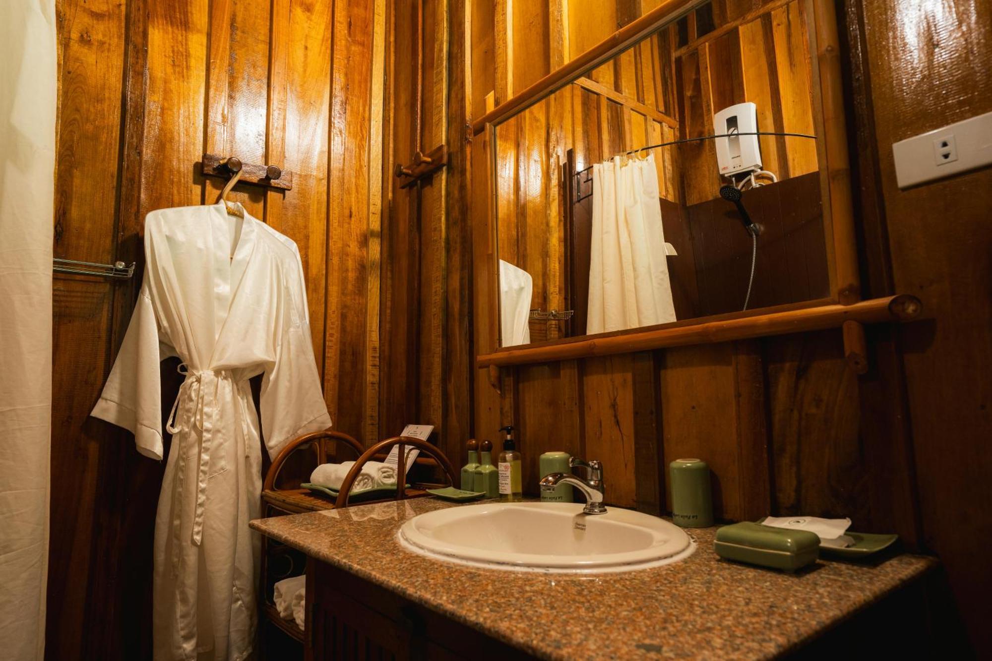 צ'מפסק La Folie Lodge מראה חיצוני תמונה