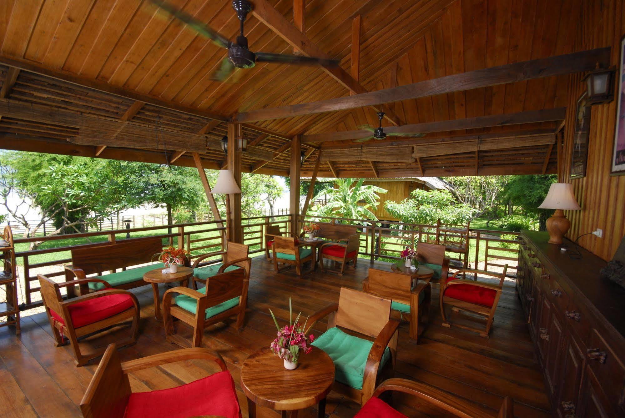 צ'מפסק La Folie Lodge מראה חיצוני תמונה
